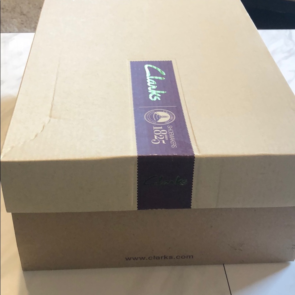 BRAND NEW CLARKS SAND COLOR CORK WEDGE SIZE 10 W - Picture 2 of 5